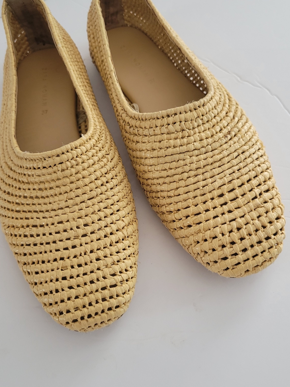 Zara Raffia Slip-On Flats in Natural Beige.